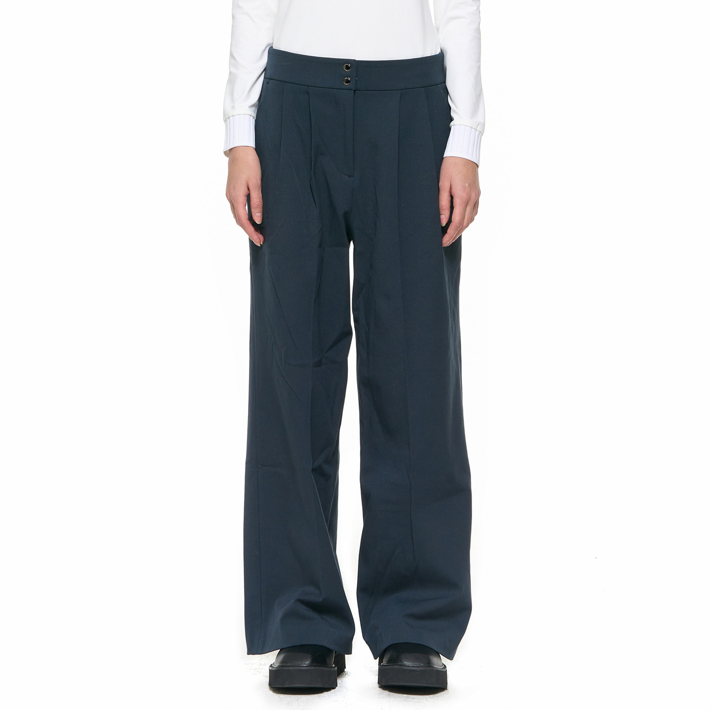 WOMAN TWO TUCK WIDE FIT PANTS_DG
